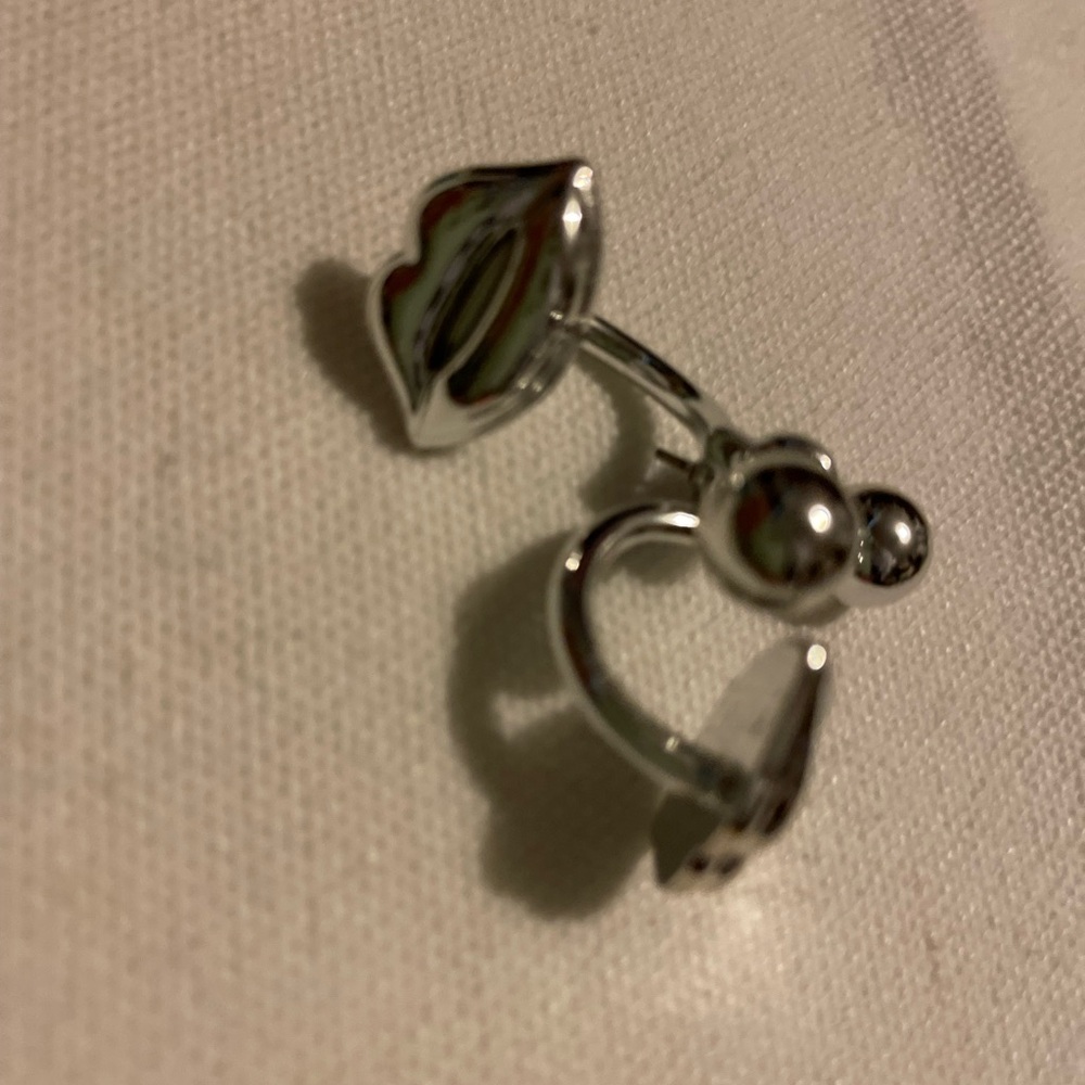 Elegant Silver Heart Ring